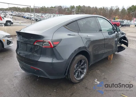 2025 Tesla Model Y Long Range Dual Motor Rear-Wheel Drive z USA, uszkodzony, nr VIN 7SAYGDED8SA375060